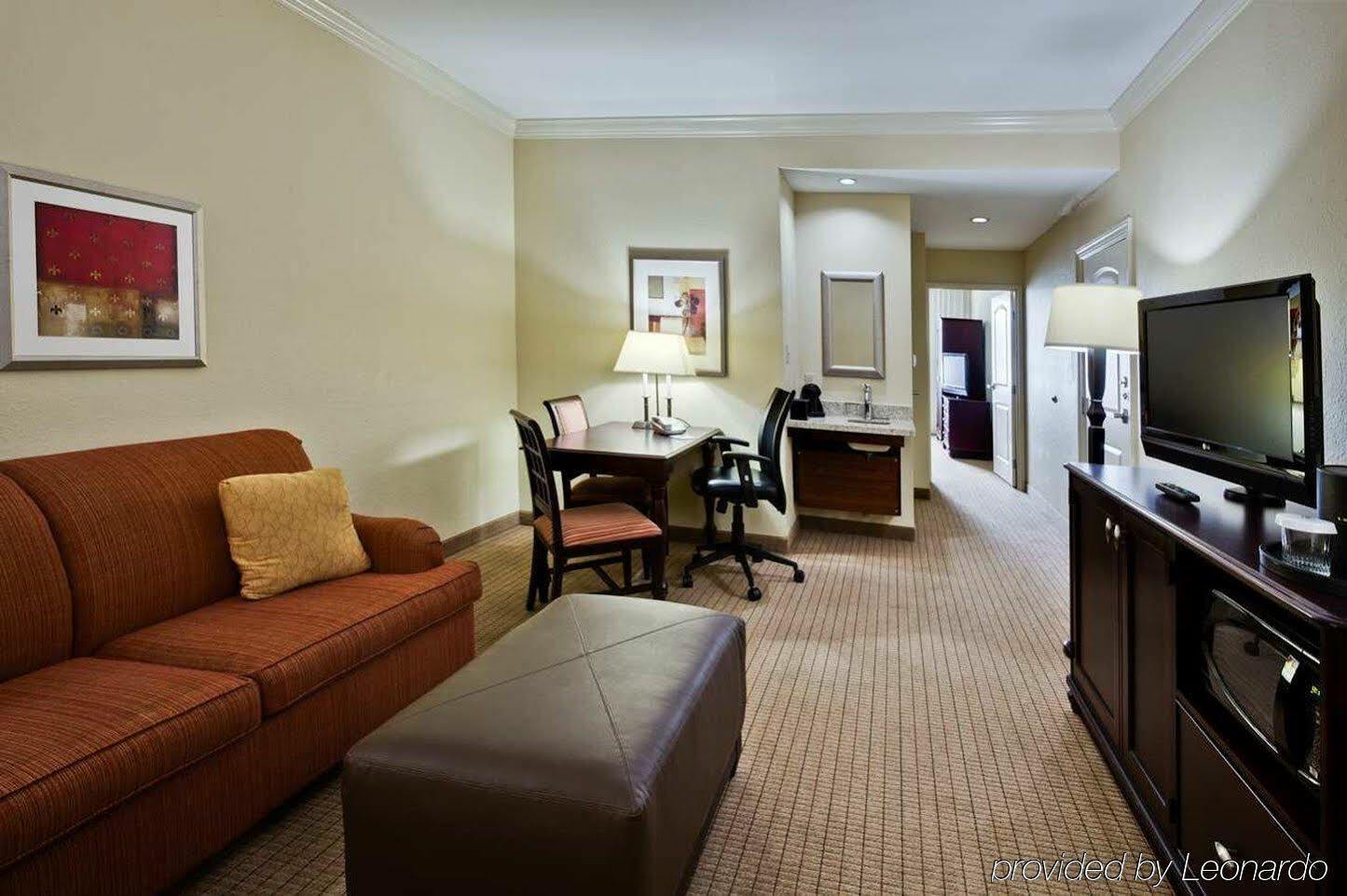 Embassy Suites By Hilton Tampa Brandon Heartland Exterior photo